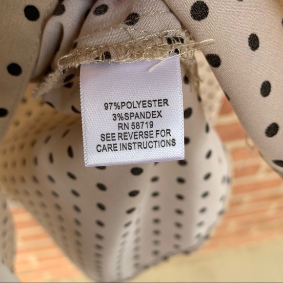 Long sleeve blouse with black polkadots   size XL - Picture 4 of 6